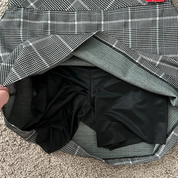 Spanx The Perfect A-line Mini Skirt, 17" in Classic Plaid Jacquard - Picture 5 of 8